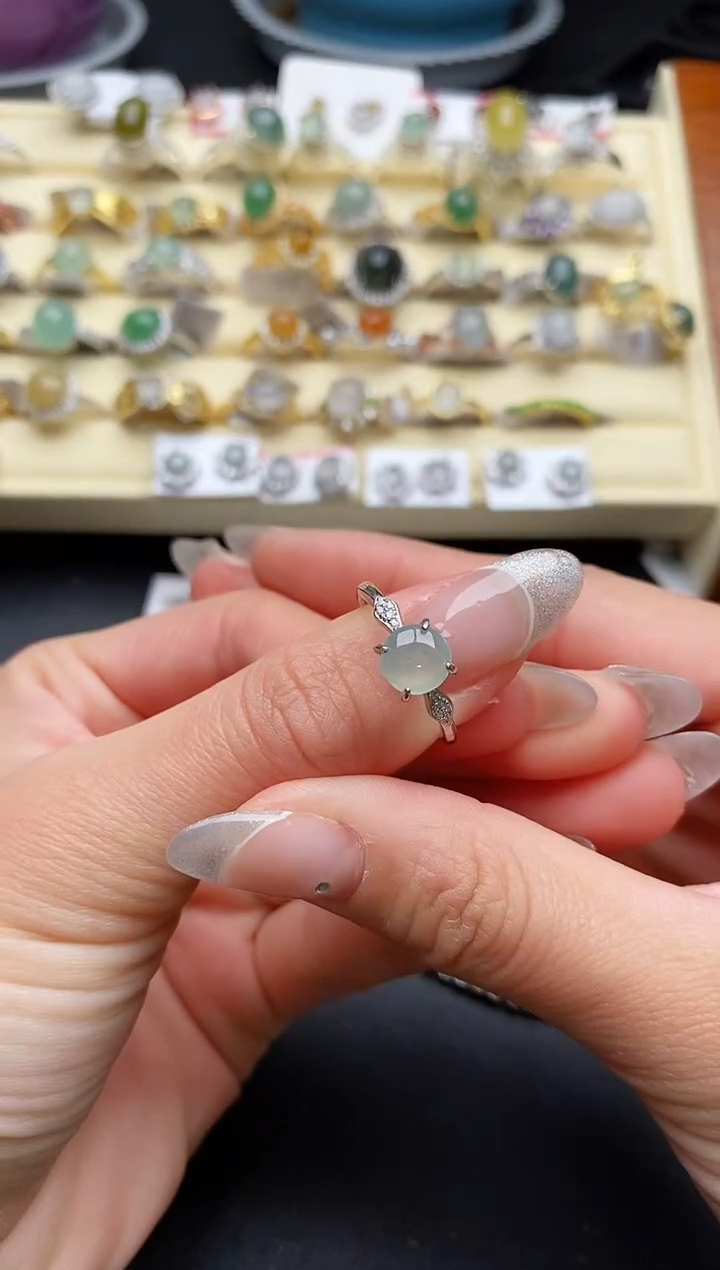 【闪购商品】翡翠戒指银S925镶嵌88888888+9