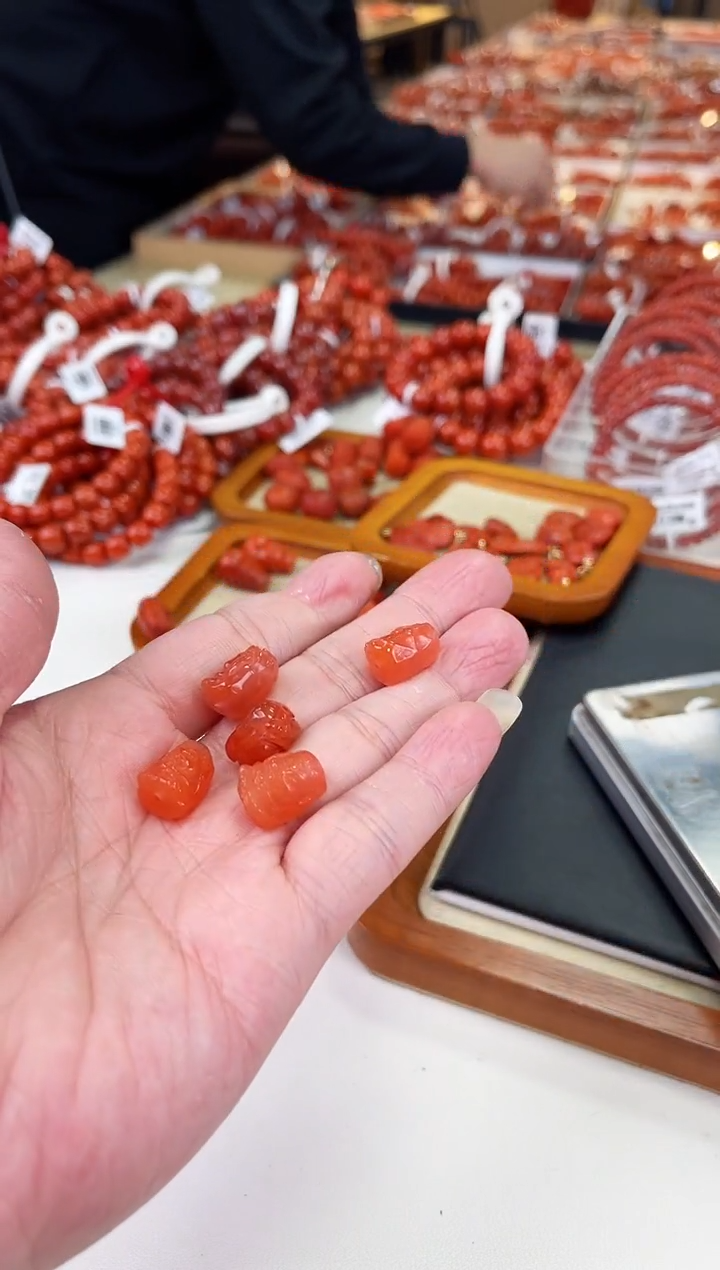 【闪购商品】南红玛瑙象宝宝未镶嵌（多样式发其一）