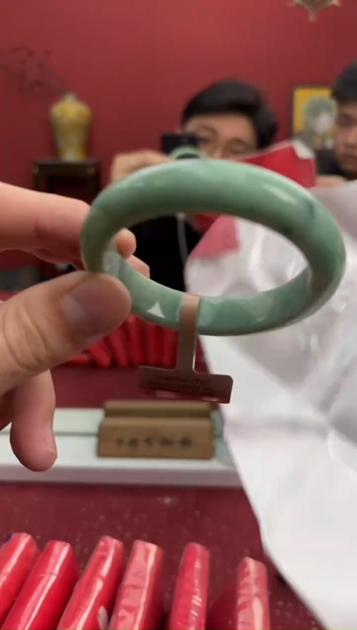 【闪购商品】翡翠手镯（贵妃镯）未镶嵌9手镯