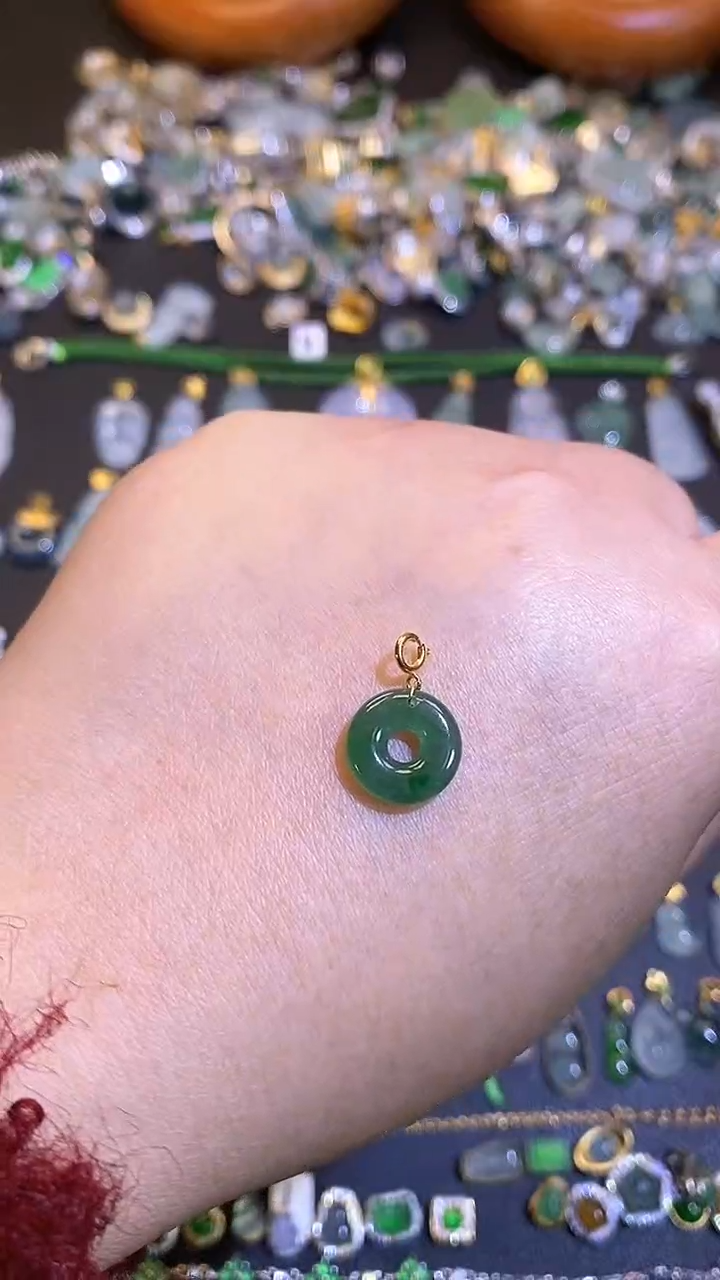 【闪购商品】翡翠吊坠(不含链)18K金镶嵌1