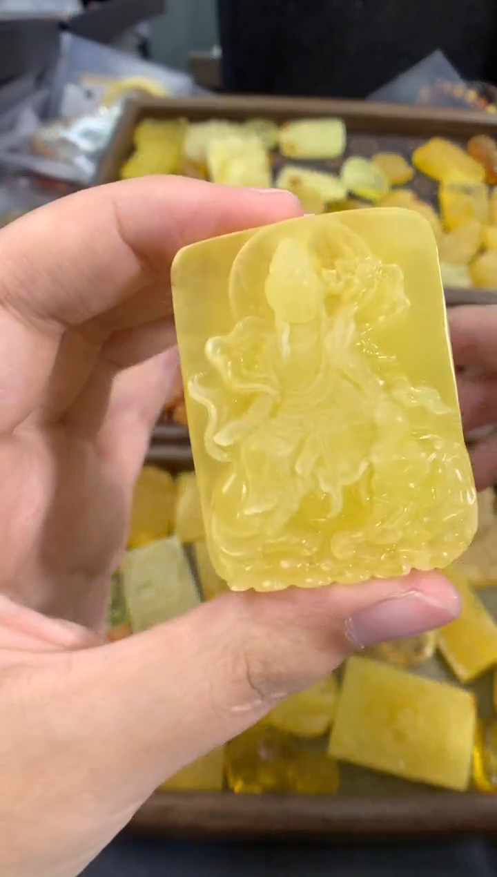 琥珀未镶嵌珠宝奇石1