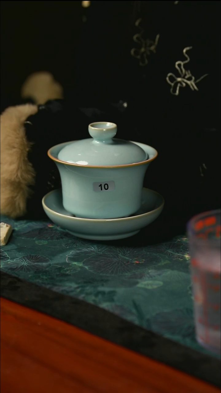 大**龙马蹄盖碗 支钉 开片 一级品  150毫升 