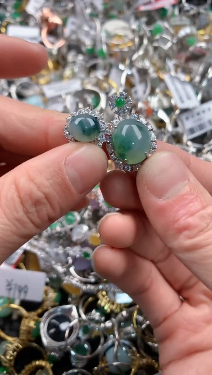 银S925镶嵌戒指翡翠888       8