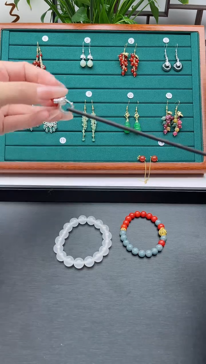【闪购商品】翡翠耳饰银S925镶嵌000红翡翠耳扣