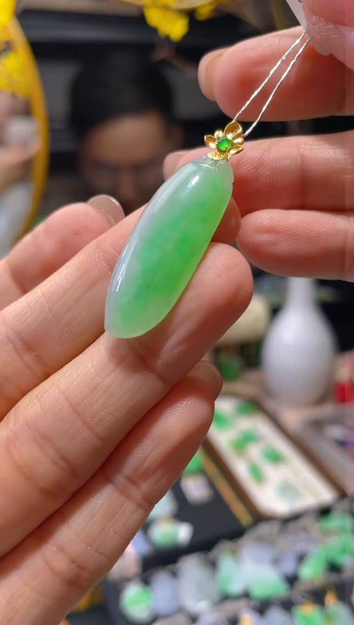 【闪购商品】翡翠颈饰18K金镶嵌假一赔三