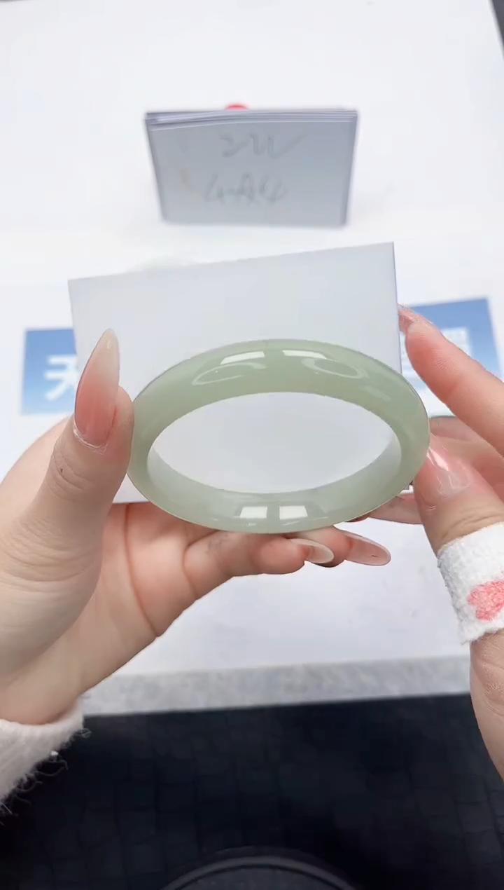 【闪购商品】石英质玉手镯未镶嵌G267-58