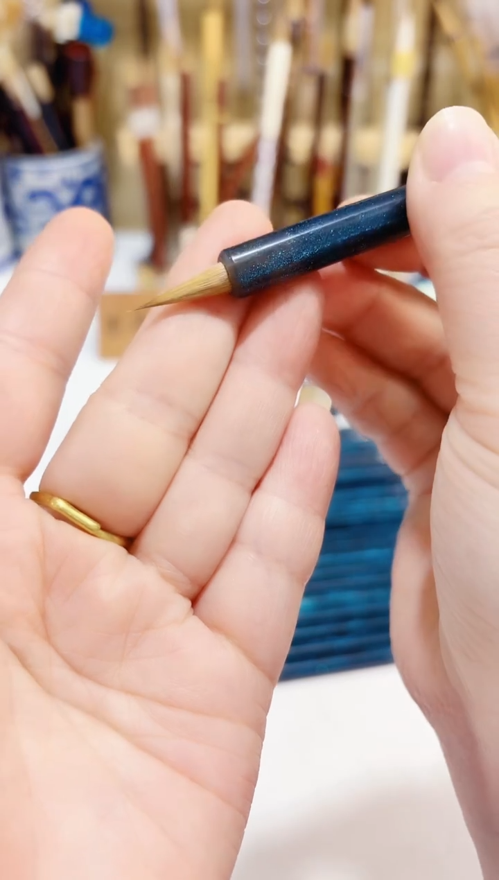 蓝色星空杆黄狼辽尾小楷毛笔1支 出锋1.9 口径0.5