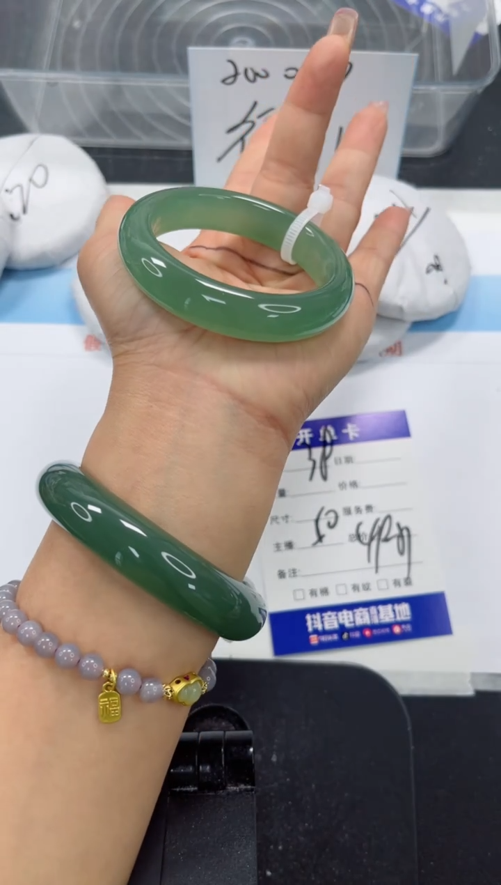 未镶嵌手镯石英质玉38-50