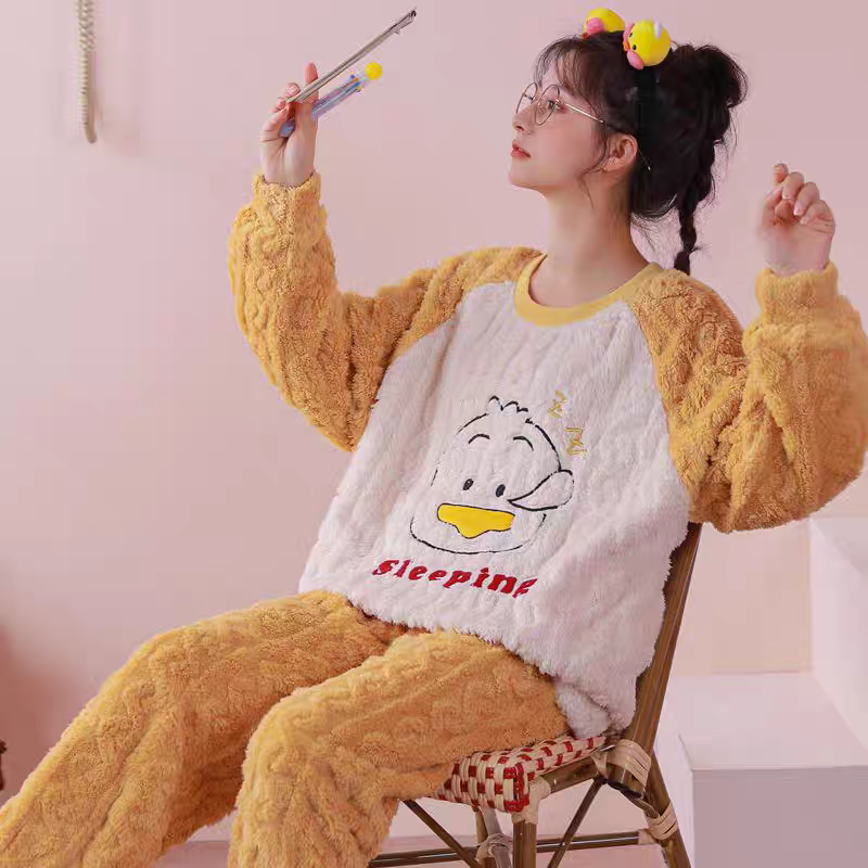睡衣女秋冬季加厚法兰绒家居服小黄鸭情侣款套装