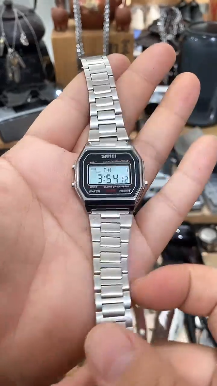 瓷片闪购商品  如图所示