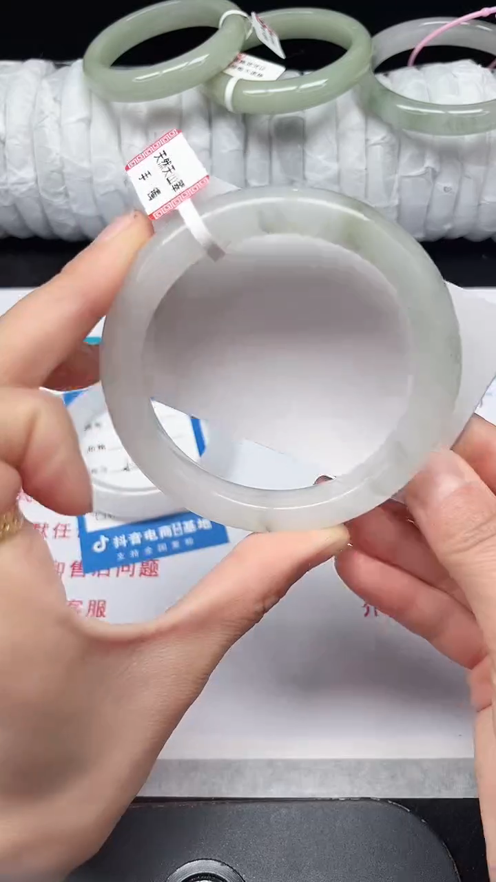 未镶嵌手镯石英质玉115-61/62