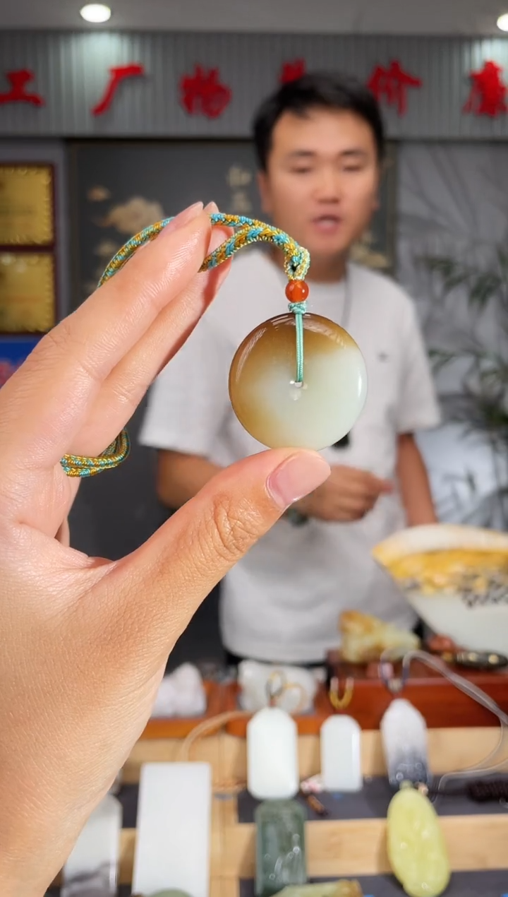 和田玉未镶嵌颈饰1