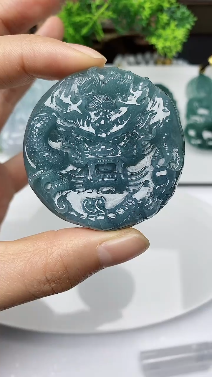 【闪购商品】翡翠颈饰未镶嵌         