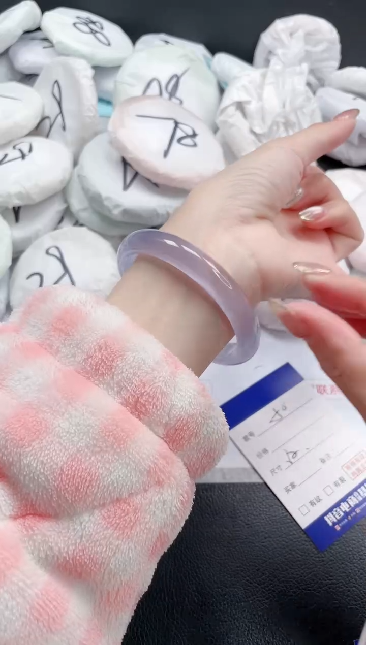 【闪购商品】石英质玉手镯未镶嵌13J50-62