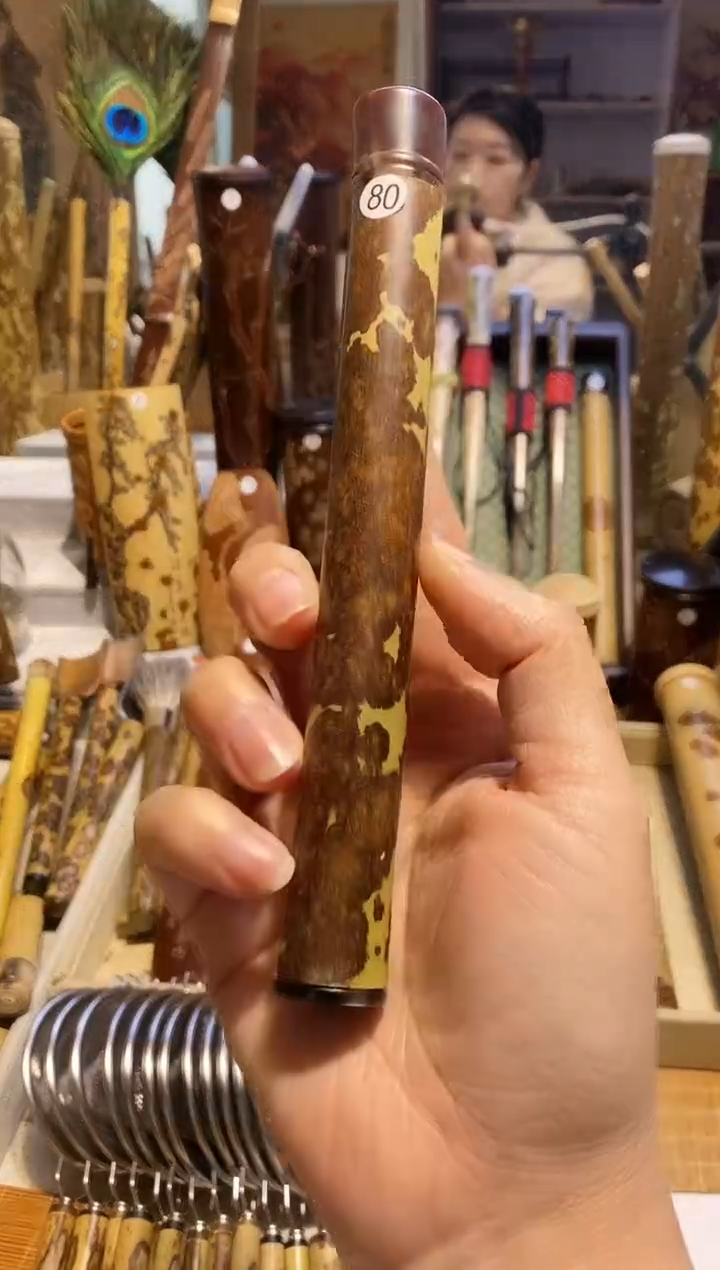 上拍黑山料香筒一个