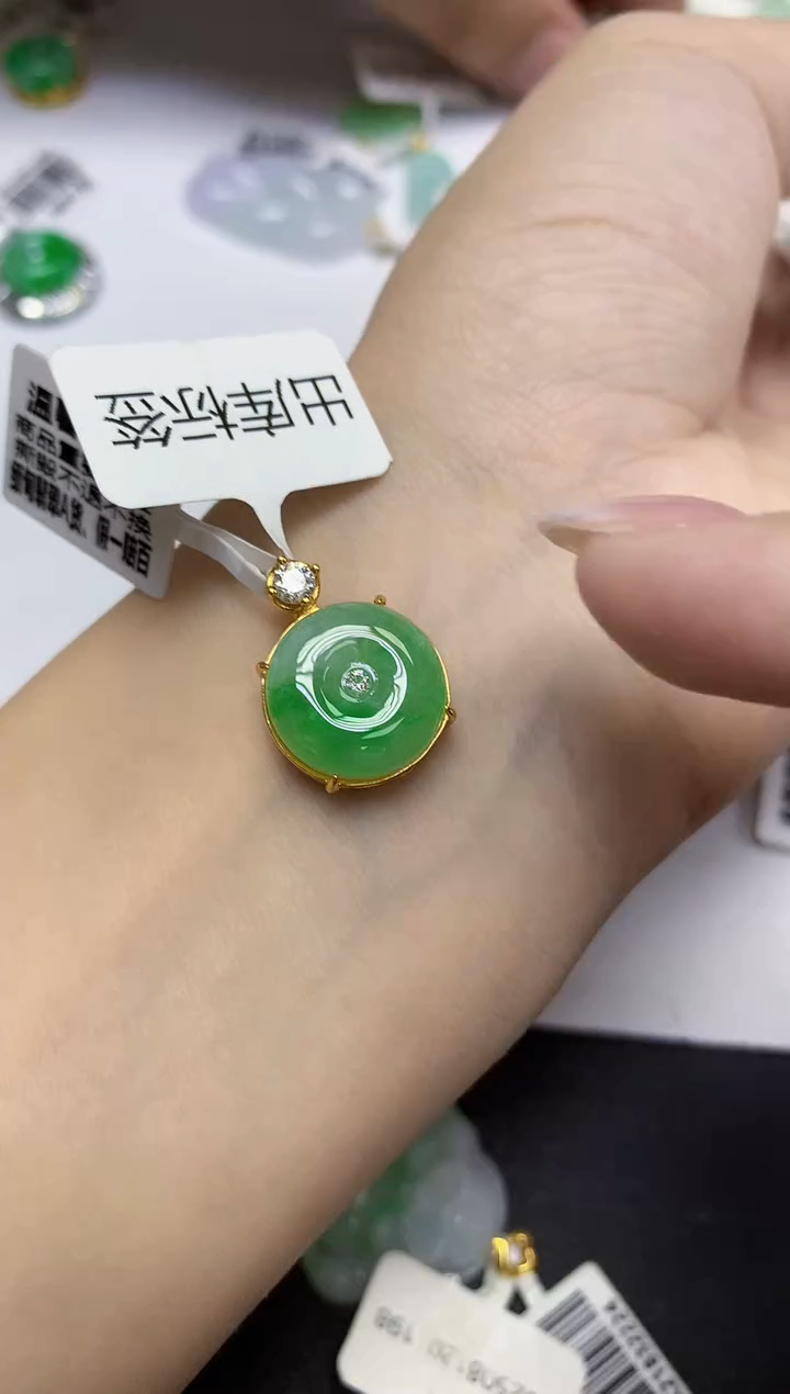 颈饰未镶嵌翡翠天然缅甸翡翠A货多样性发一件