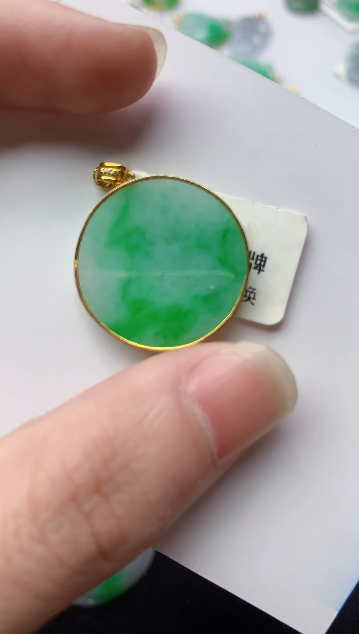 【闪购商品】翡翠颈饰18K金镶嵌11.........