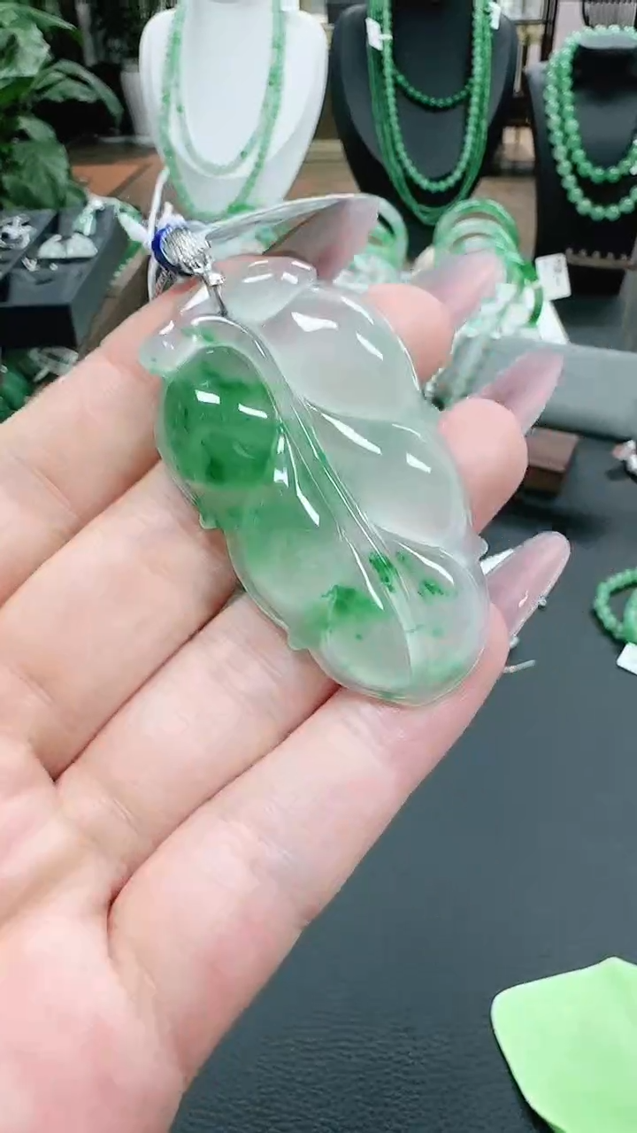 未镶嵌1石英质玉（非洲翠）/0926