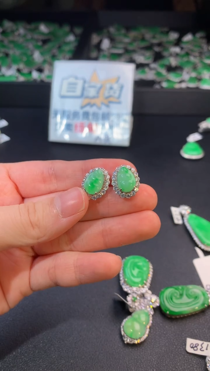 【闪购商品】翡翠耳饰银S925镶嵌翡翠