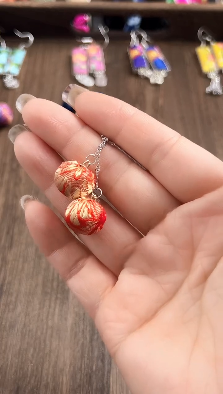 【闪购商品】织绣民族风老绣饰品584