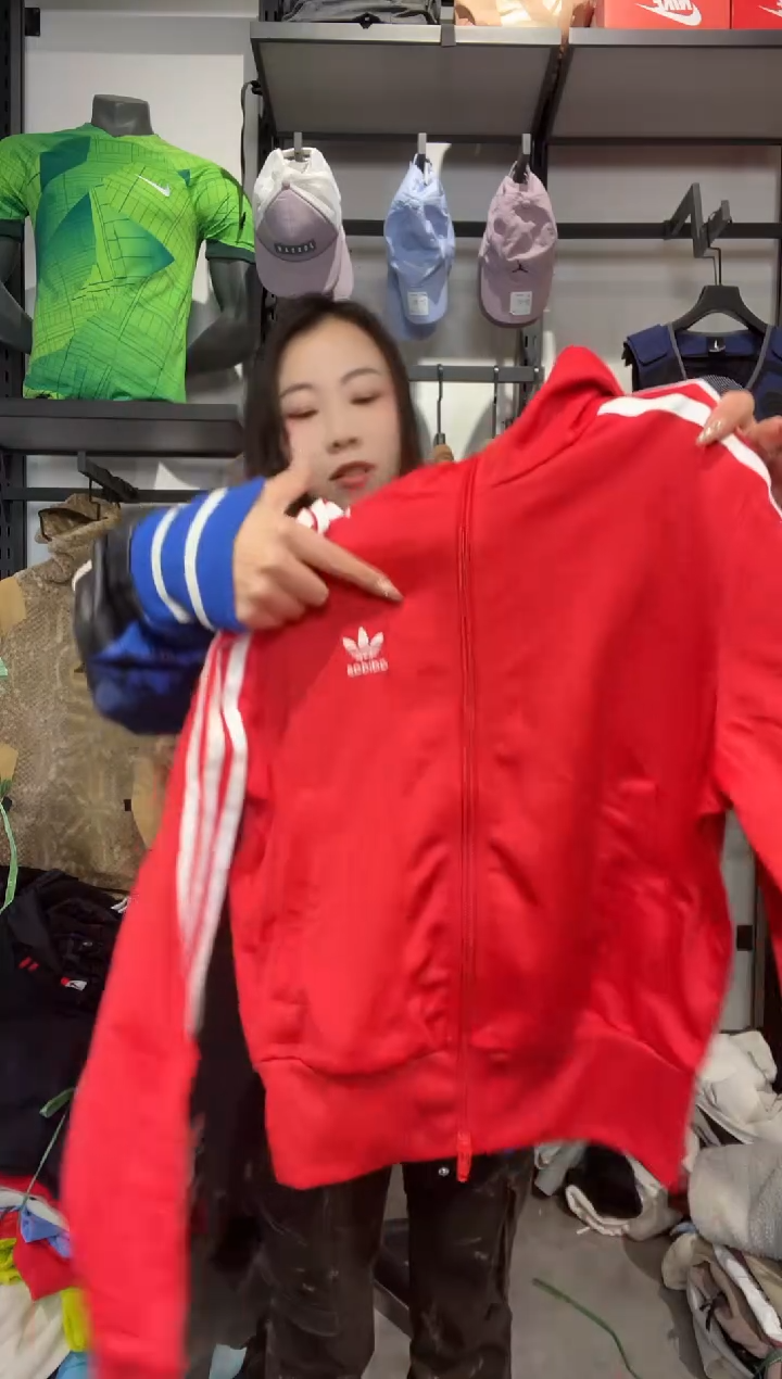 1020闪购编码  阿迪运动卫衣裤以直播间过款为准 尺码.M