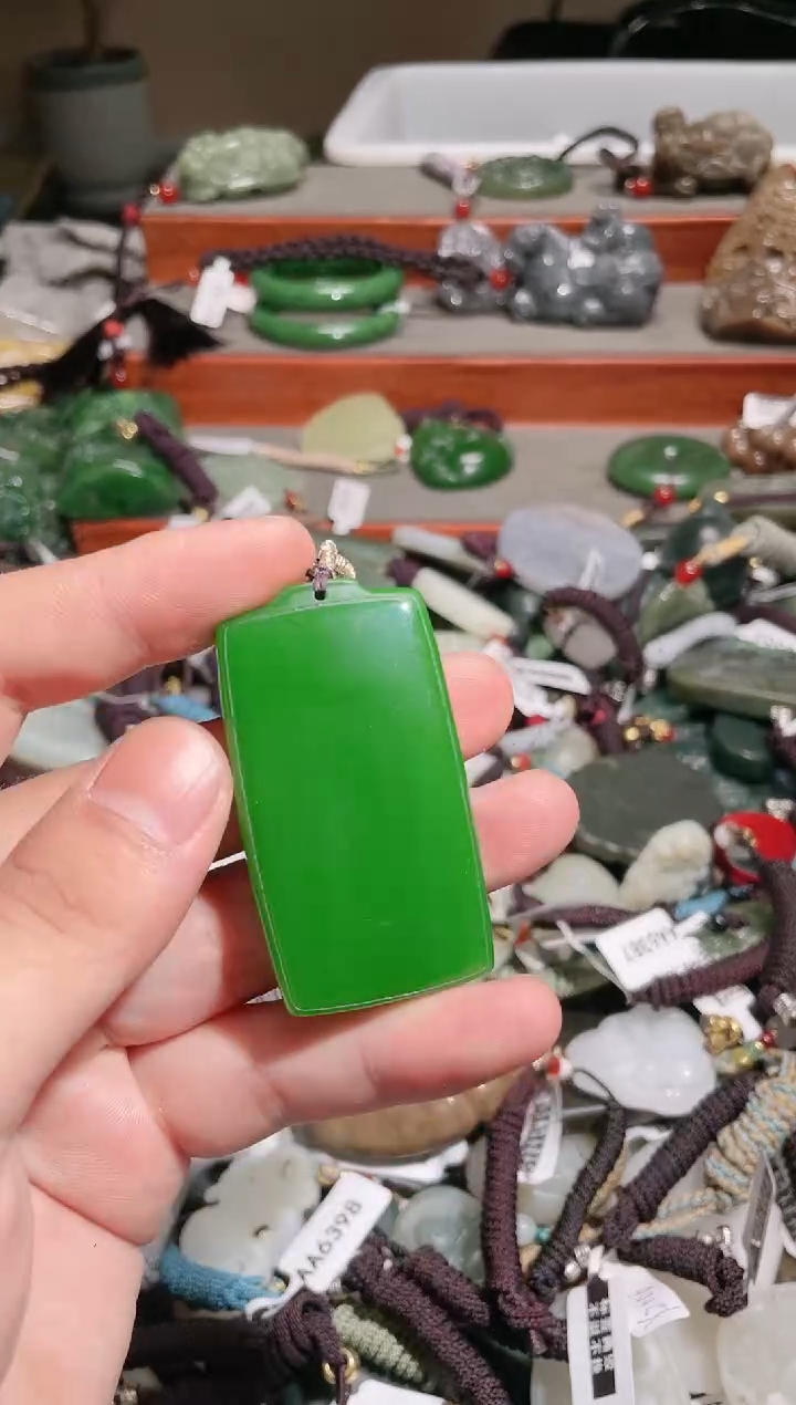 和田玉未镶嵌颈饰拍一发一