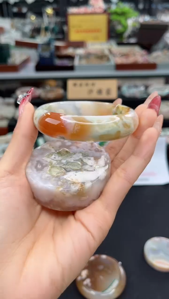 【闪购商品】石英质玉手镯未镶嵌59圈口（赠品镯心）S98844