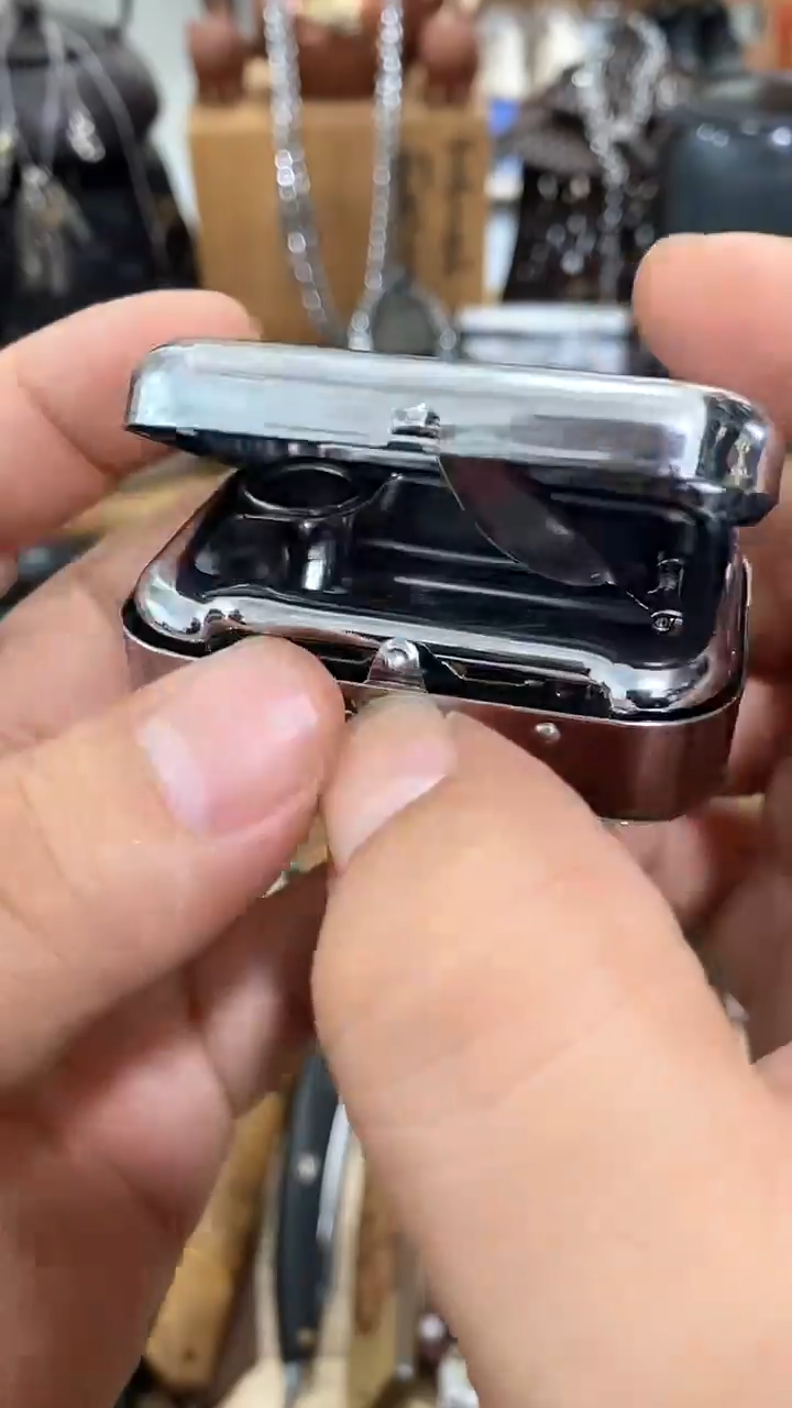 瓷片闪购商品  如图所示