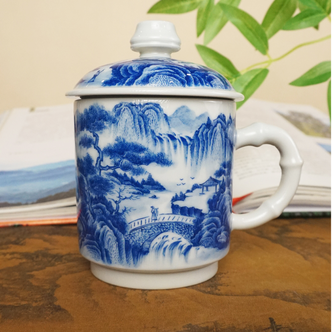 溪山堂青花山水纯手工手绘办公杯家用主人杯景德镇柴窑带盖