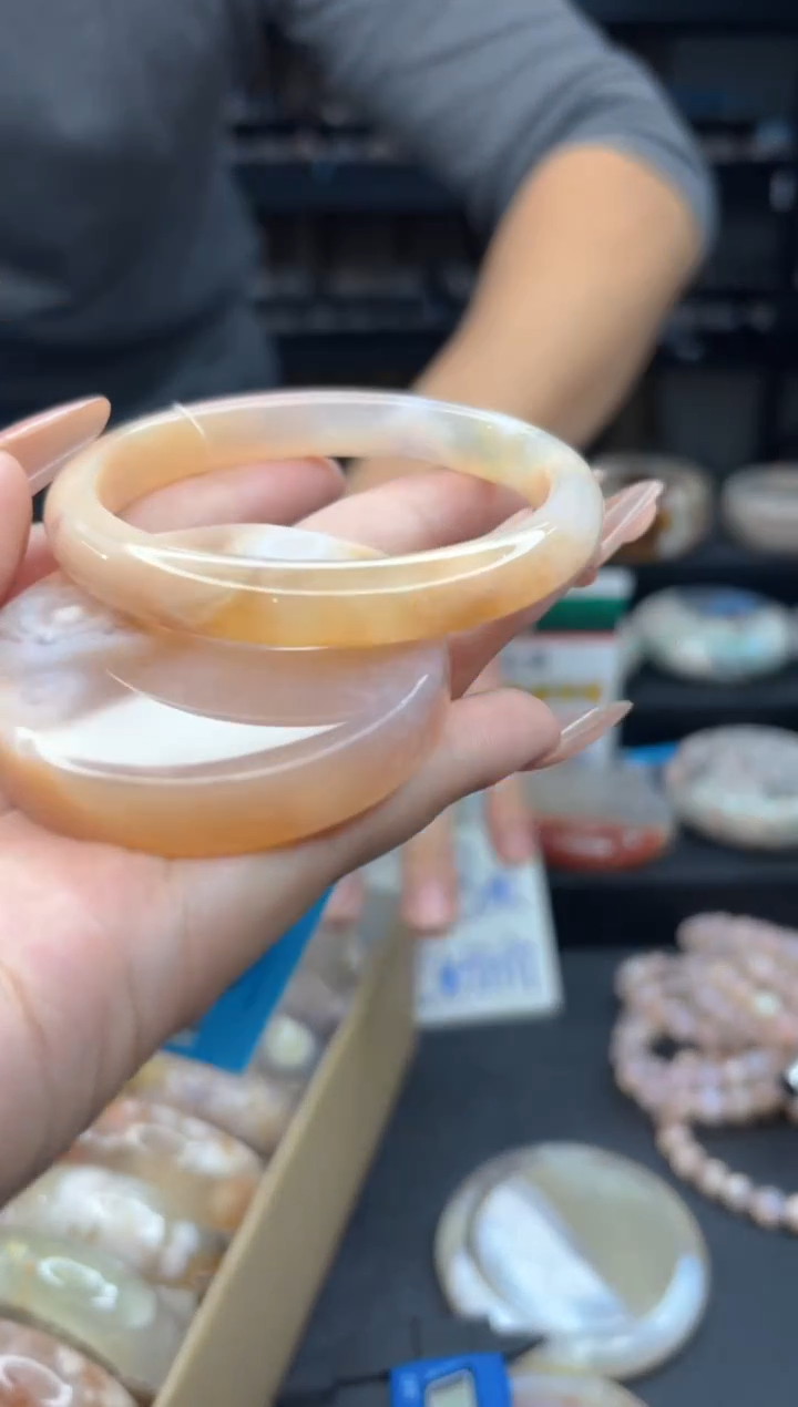 【闪购商品】石英质玉手镯未镶嵌547（55圈赠送镯心）