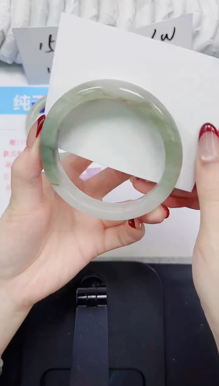 【闪购商品】石英质玉手镯未镶嵌214