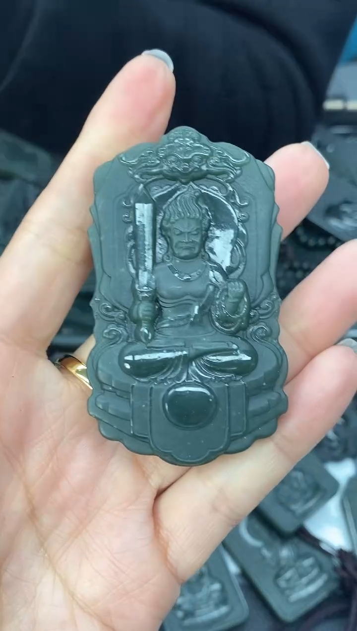 颈饰未镶嵌和田玉鸡