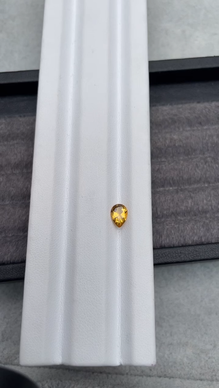 【闪购商品】黄晶裸石未镶嵌