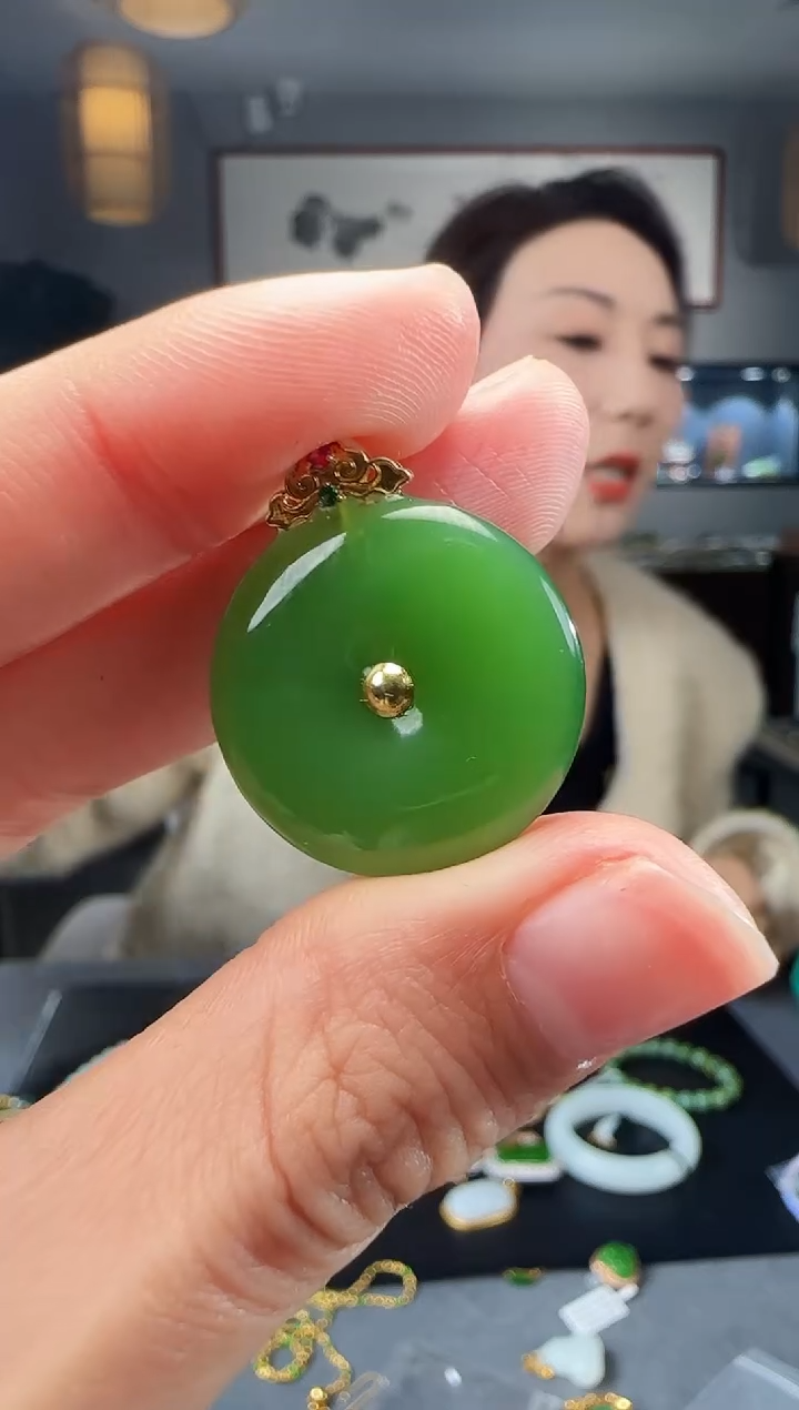 【闪购商品】和田玉吊坠(不含链)18K金镶嵌1