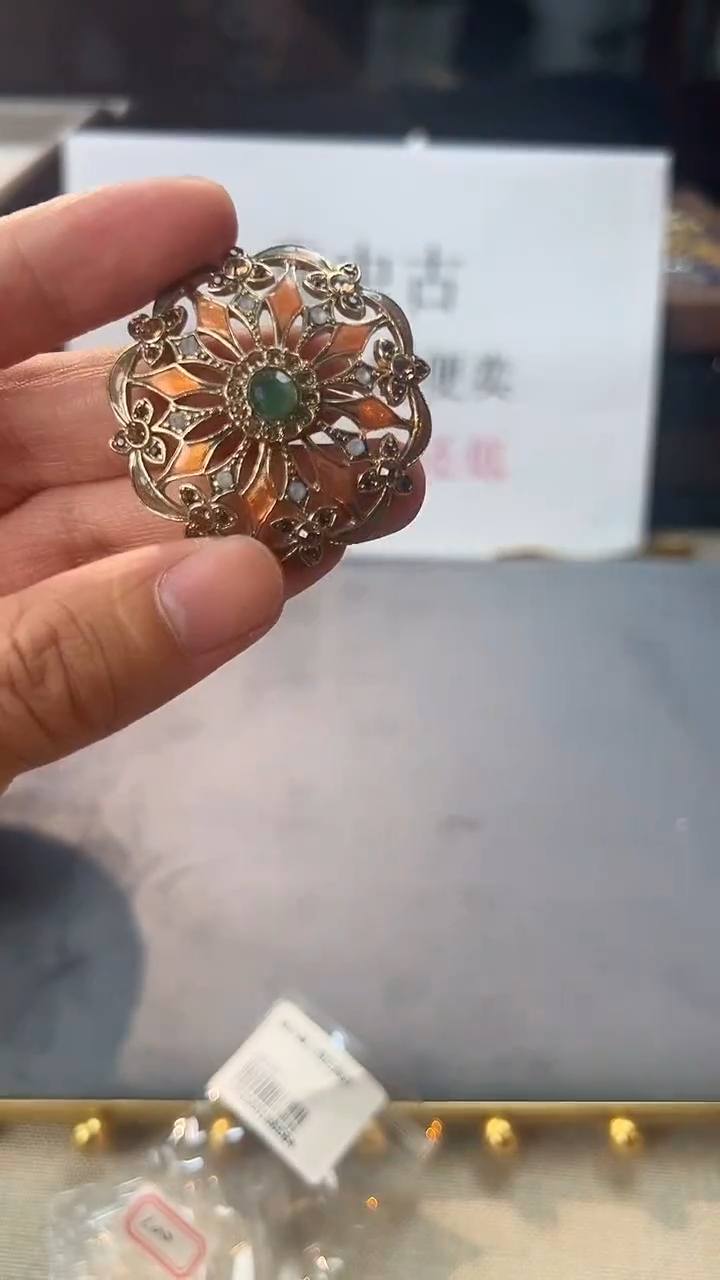 纯铜合金琉璃胸针