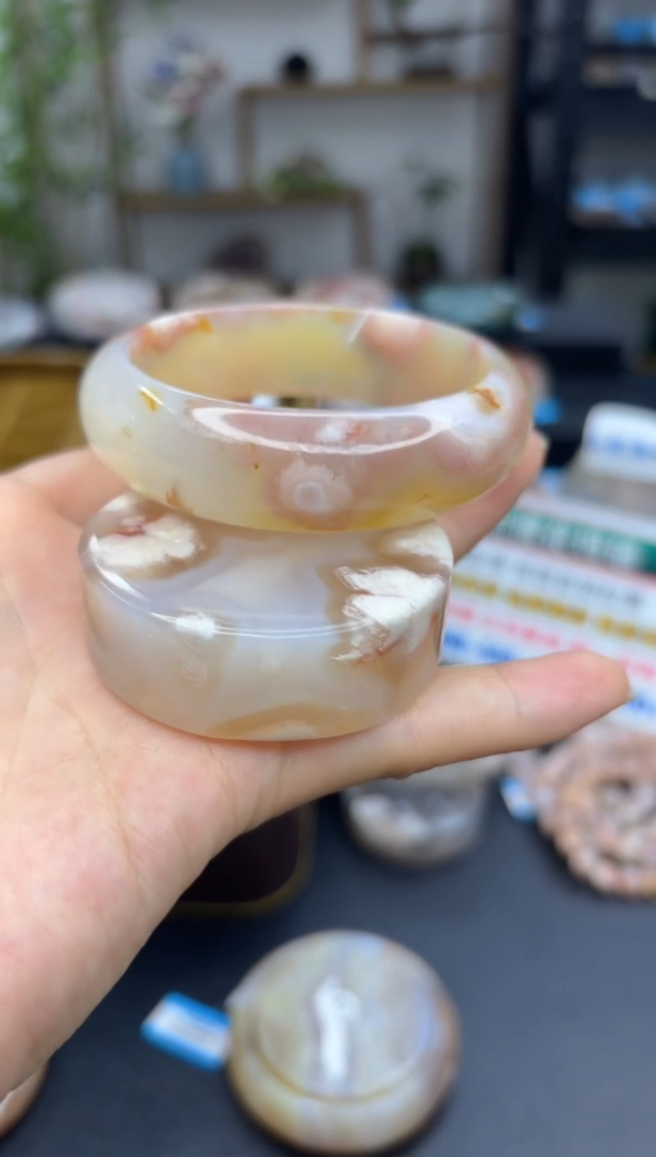 【闪购商品】石英质玉手镯未镶嵌A9(57圈赠送镯心)
