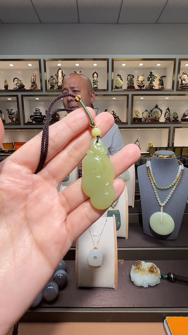 和田玉未镶嵌颈饰1