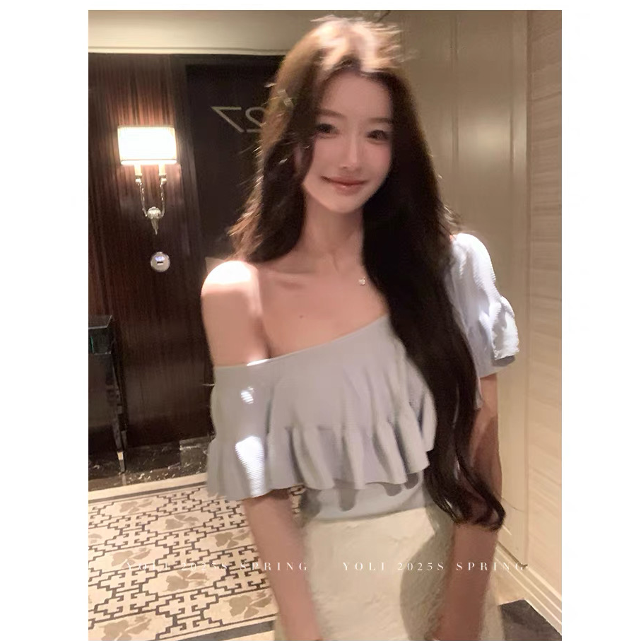 “心动讯号”荷叶边翻领一字肩针织衫女修身显瘦上衣