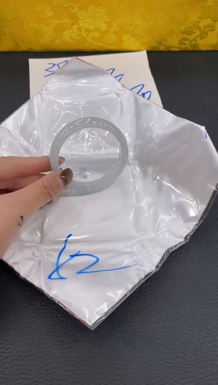 【闪购商品】翡翠手镯未镶嵌手镯