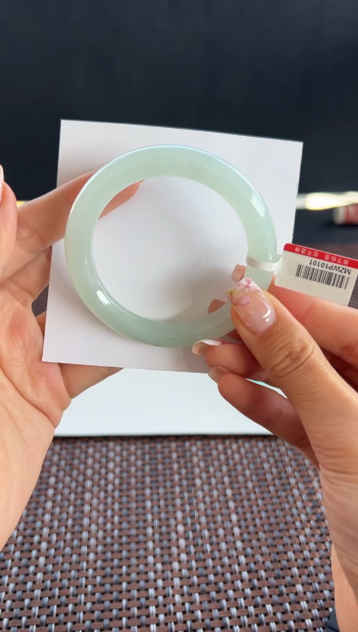 【闪购商品】翡翠手镯未镶嵌41号53.1*8.9*8.3