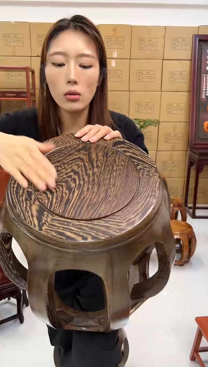 鸡翅木类家具鸡翅木大号鼓凳  假一赔四