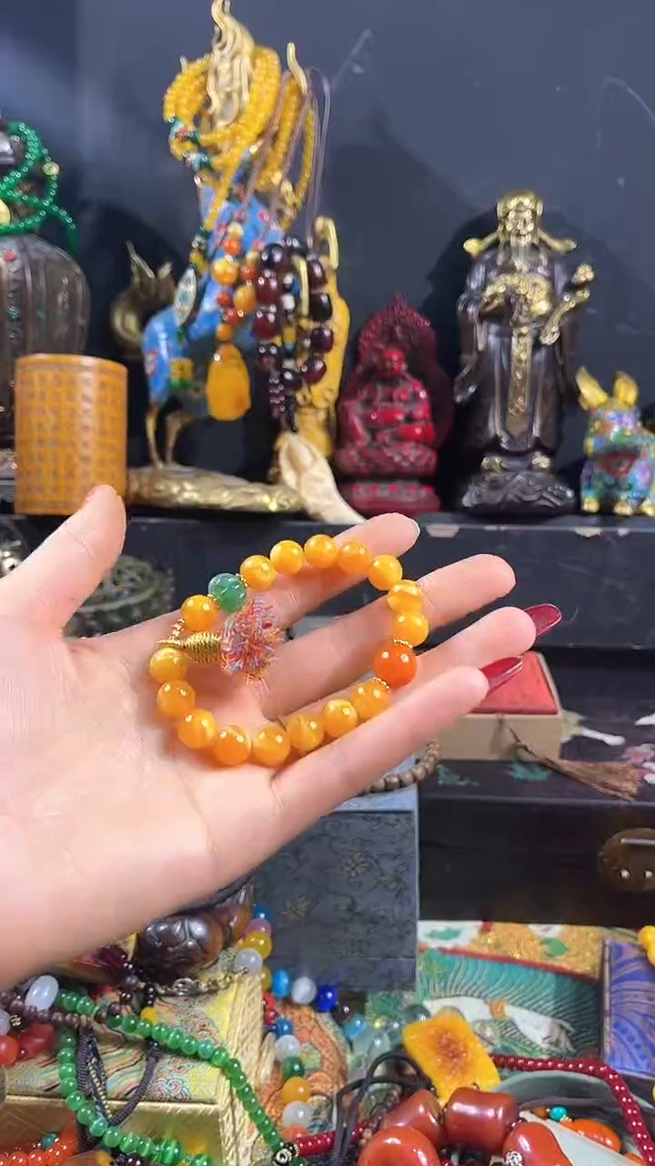 【闪购商品】蜜蜡手串未镶嵌【闪购商品】带一点绳135蜜蜡手串