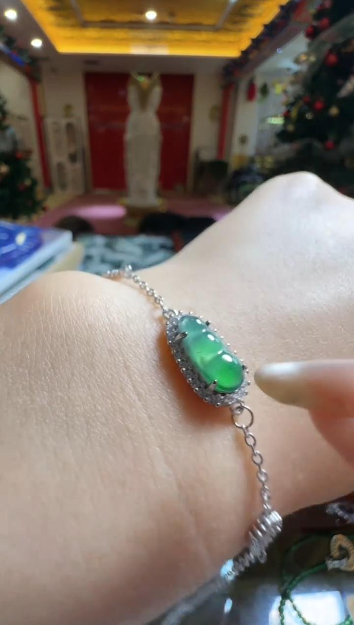 【闪购商品】翡翠吊坠(不含链)未镶嵌翡翠