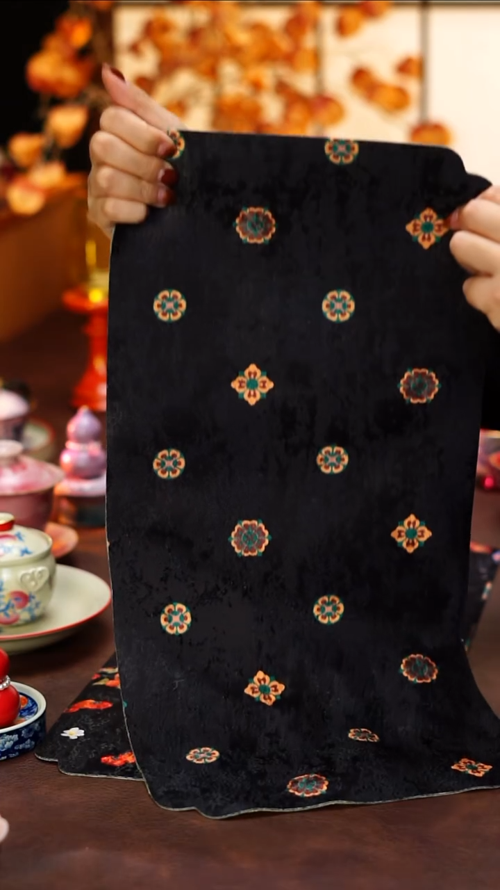 宝相花织锦双面茶席