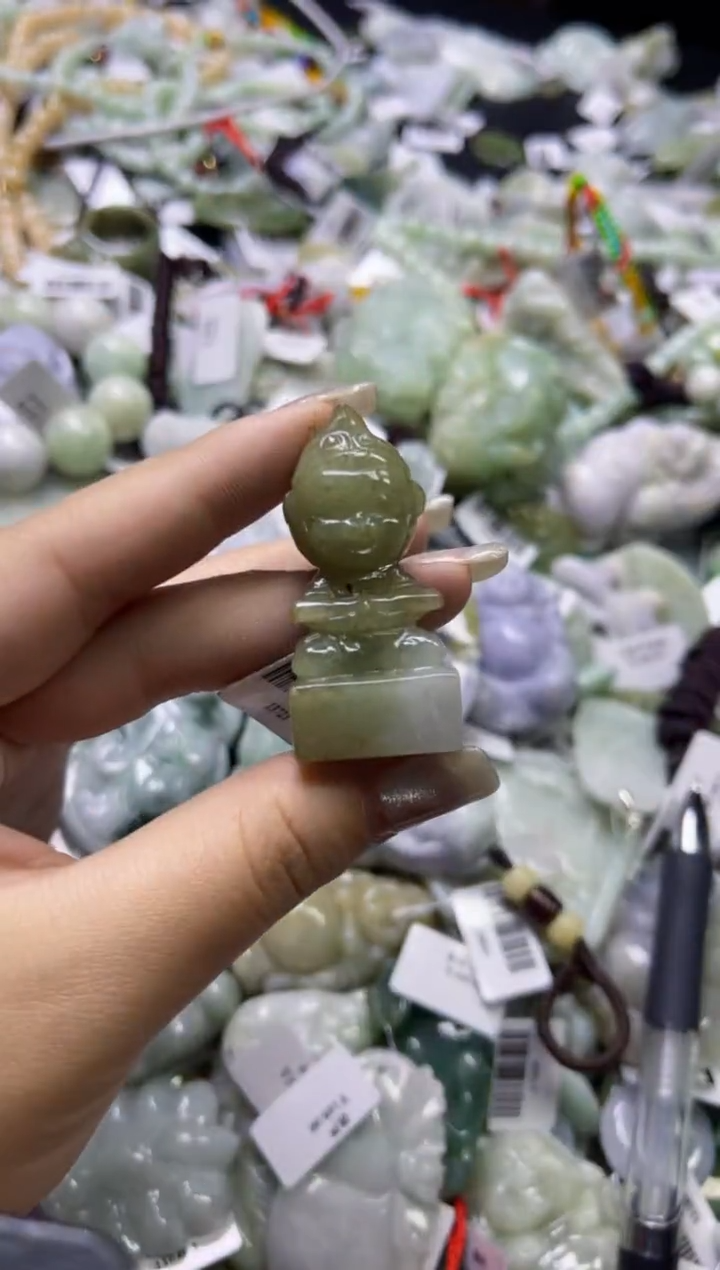 【闪购商品】翡翠颈饰未镶嵌00012475
