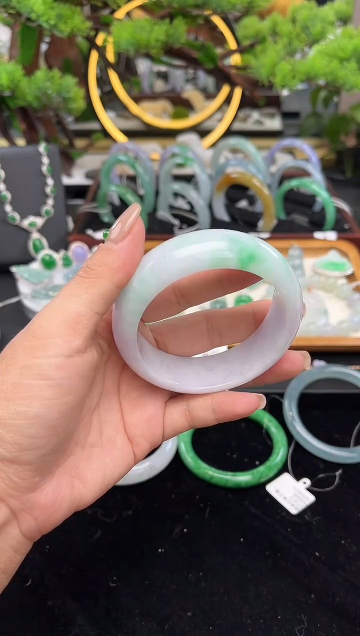 未镶嵌手镯翡翠手镯