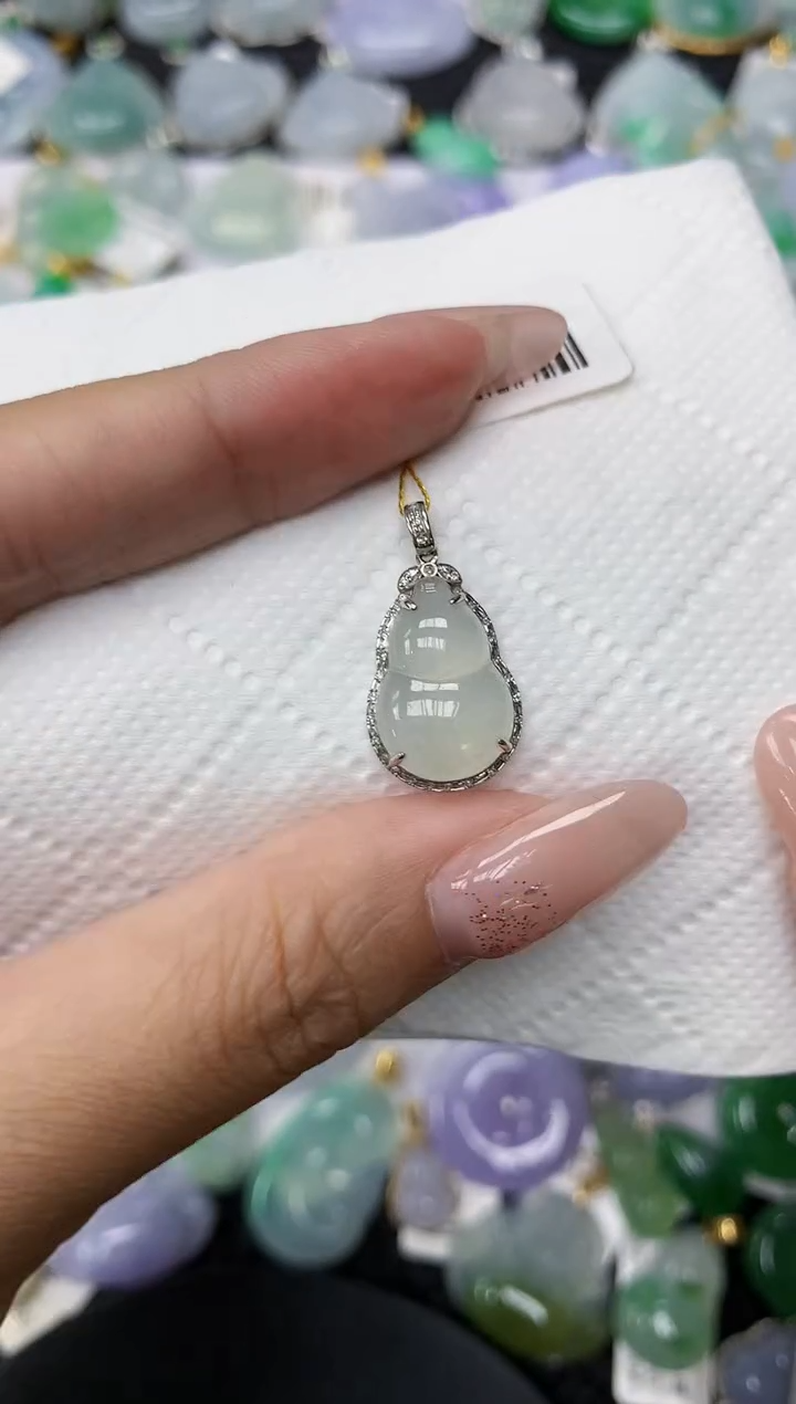 颈饰18K金镶嵌翡翠1111111111