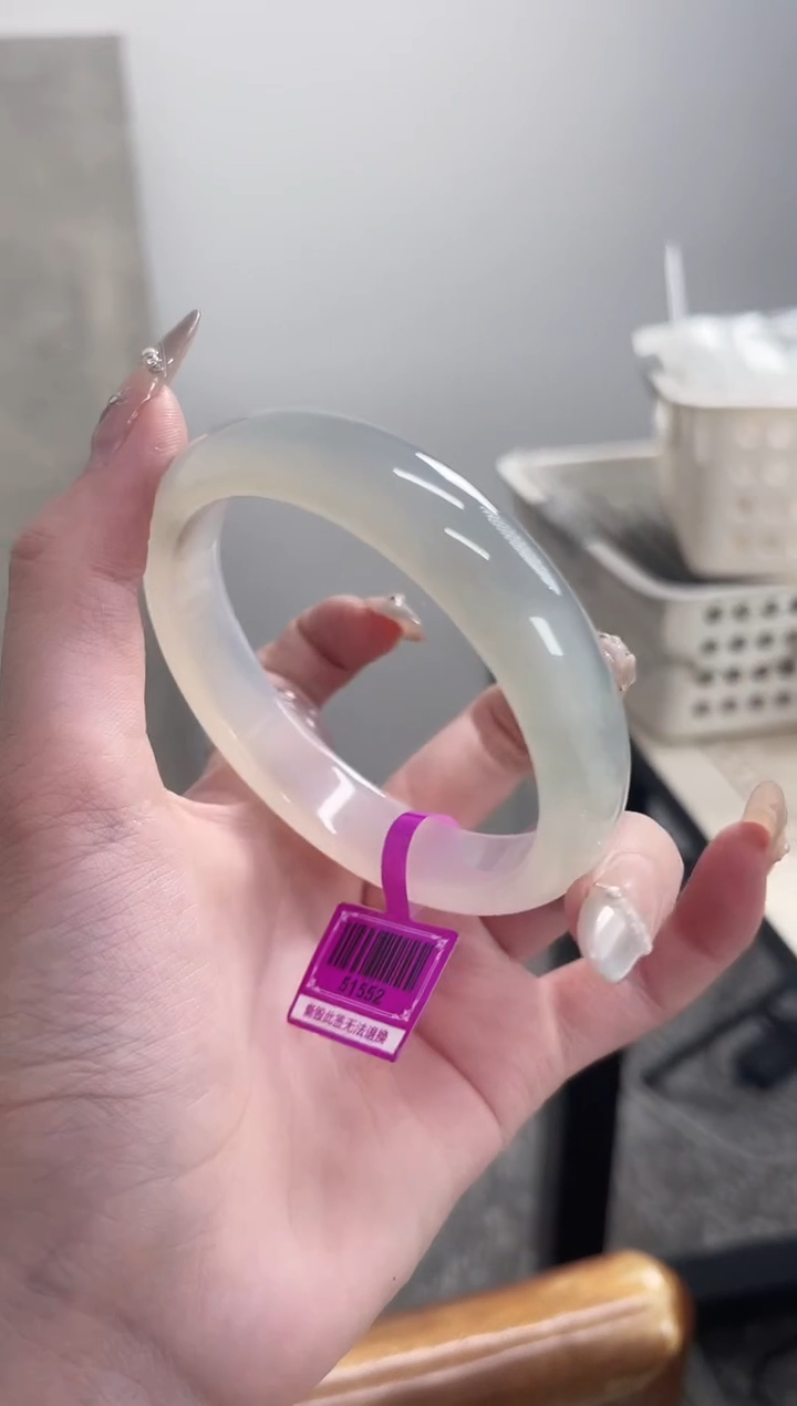 【闪购商品】玛瑙/玉髓手镯未镶嵌62圈 需要包容宽胎