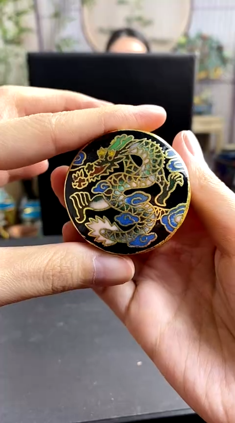 【闪购商品】非遗技艺 景泰蓝龙纹粉盒黑色（微瑕）