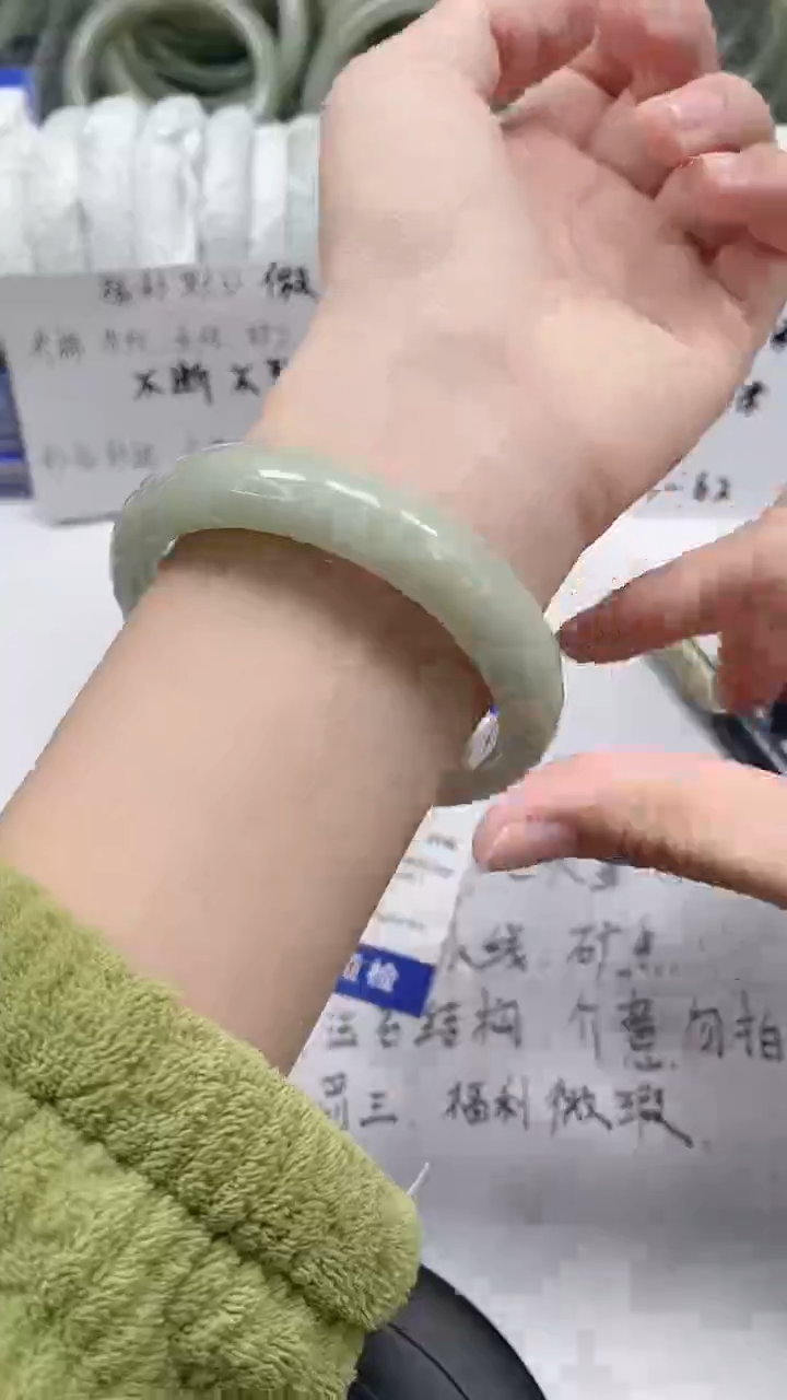 未镶嵌手镯石英质玉51-